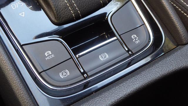 SKODA Karoq 1.6 TDI SCR DSG SportLine