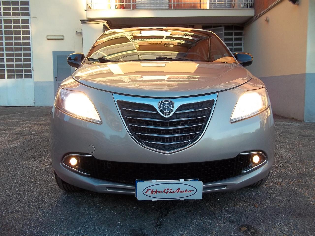 Lancia Ypsilon Gold 1.2 8v Ok neopatentati 5 posti Euro 5B