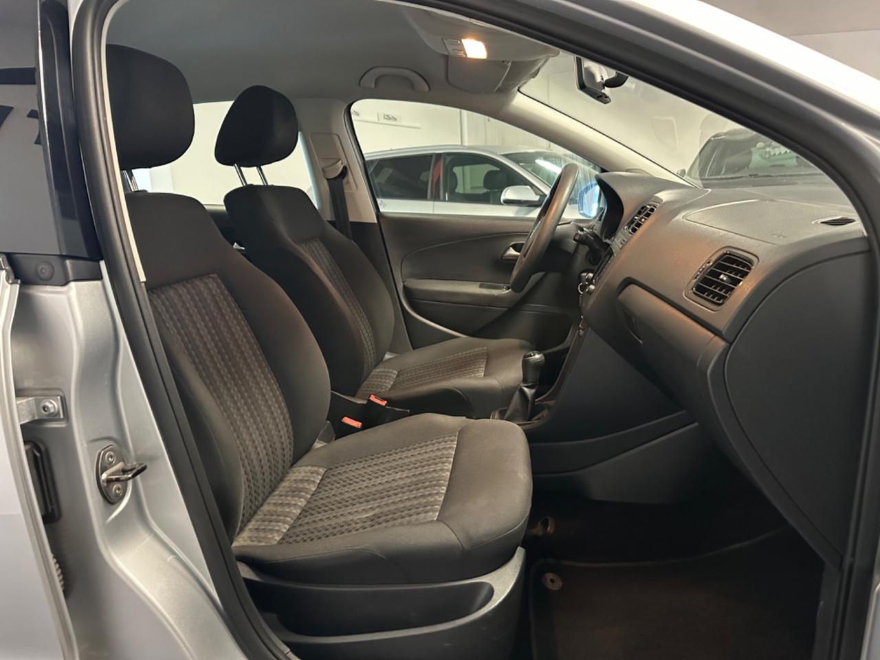 VOLKSWAGEN POLO 1.4 TDI 75CV NEOPATENTATI G.TRAINO GARANZIA