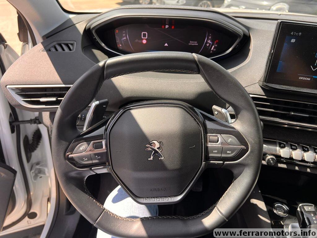 Peugeot 3008 BlueHDi 130 S&S EAT8 Allure iva esposta a 239 euro al mese