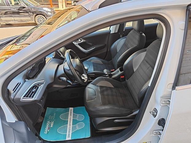 PEUGEOT 2008 1.6 HDI 92 CV ALLURE *NAVI* - 2015