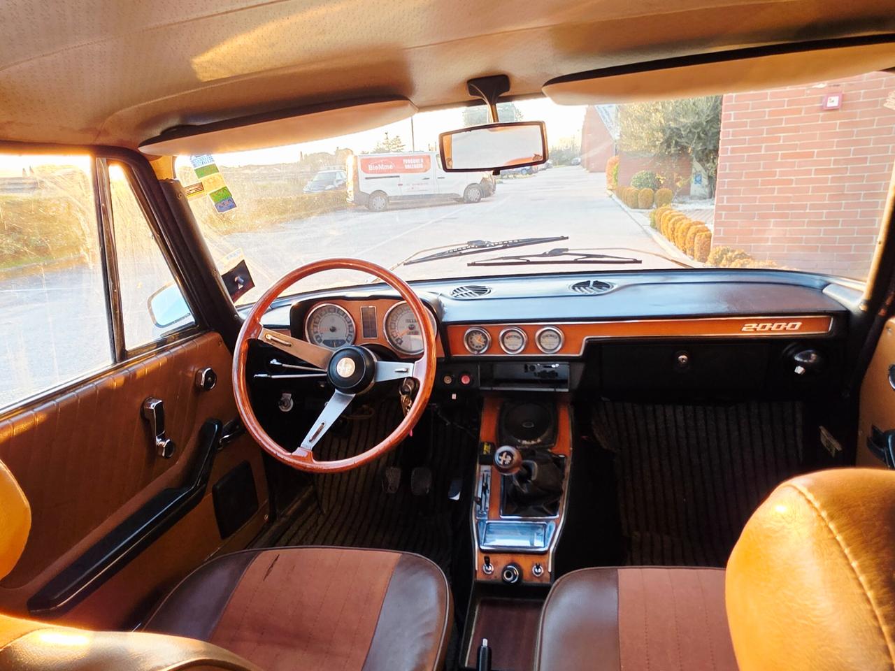 Alfa Romeo 2000 berlina