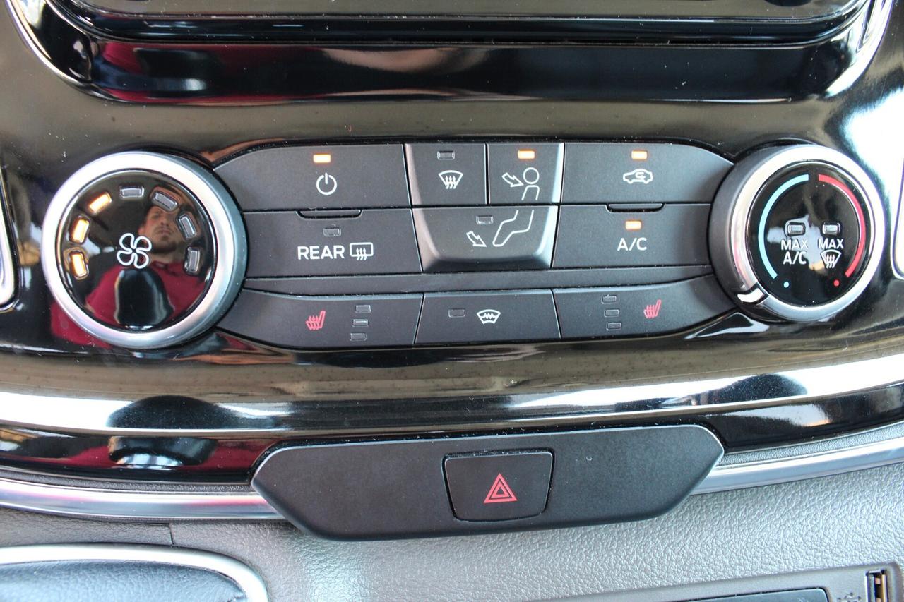 FORD TOURNEO CUSTOM 320 2.0 TDCI 8 POSTI