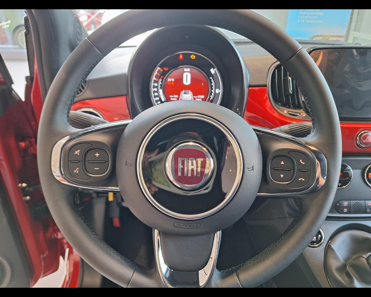 FIAT 500 (2015-->) - 500 C 1.0 Hybrid Dolcevita