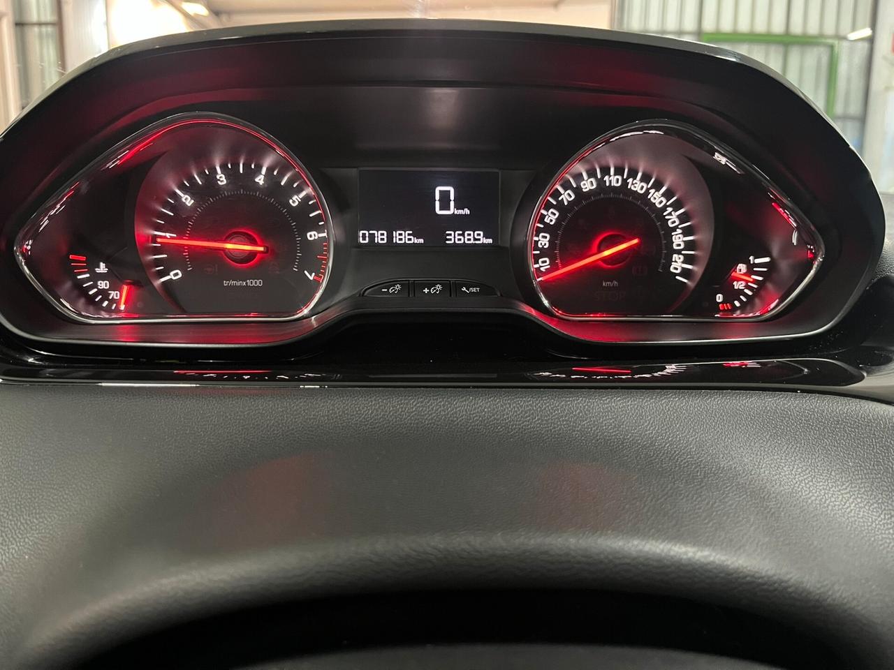 Peugeot 208 1.2 solo 70mila km, 5 porte