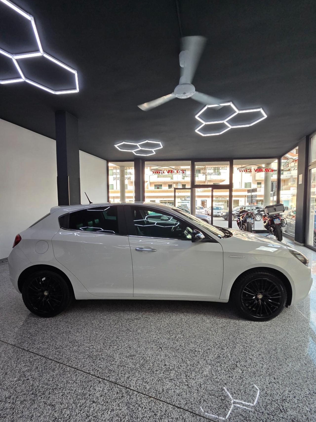 Alfa Romeo Giulietta 1.6 JTDm-2 105 CV Distinctive