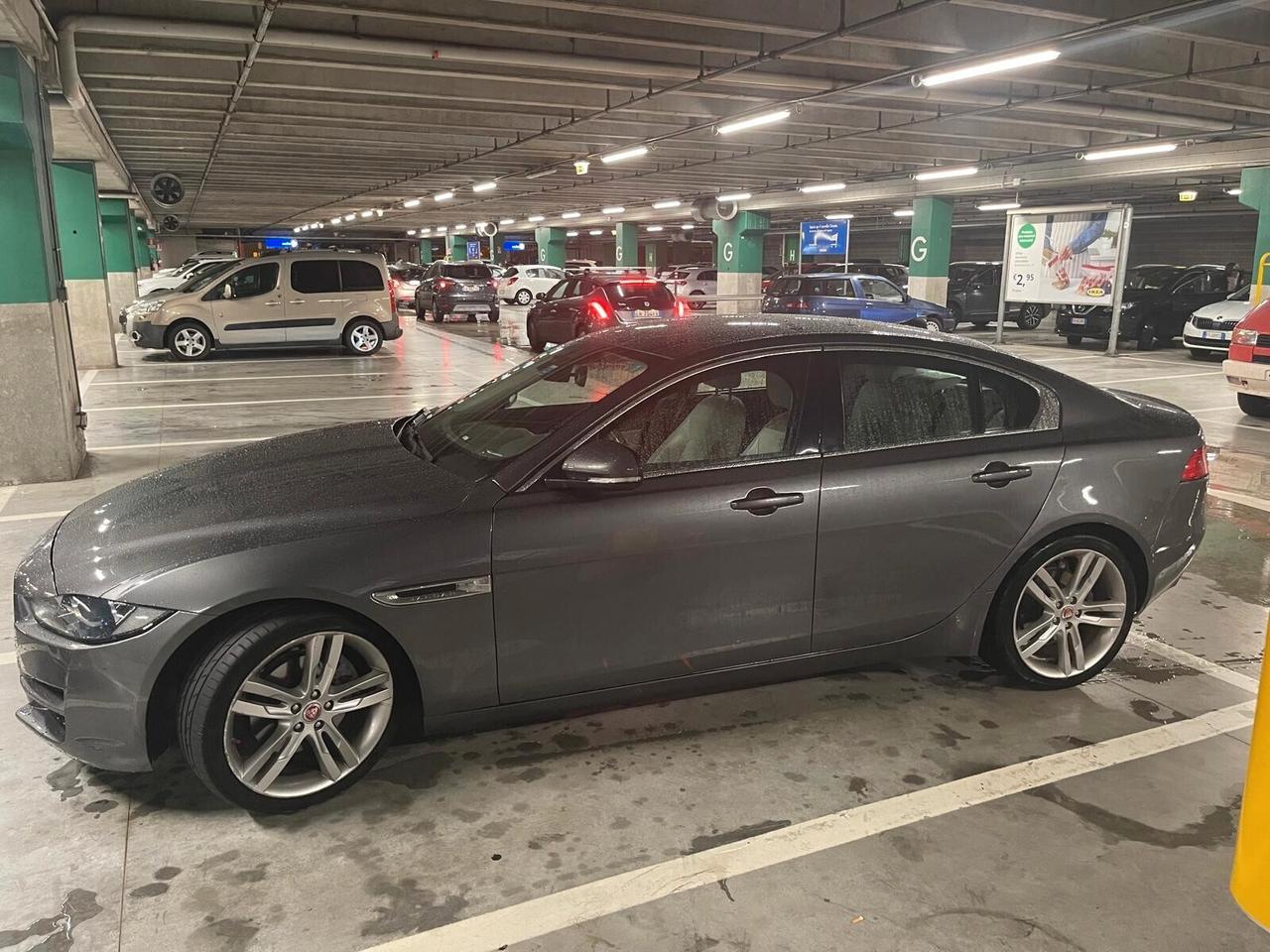 JAGUAR XE 2,0 180CV- AUTOMATICA-EURO 6- MOTORE NUOVO