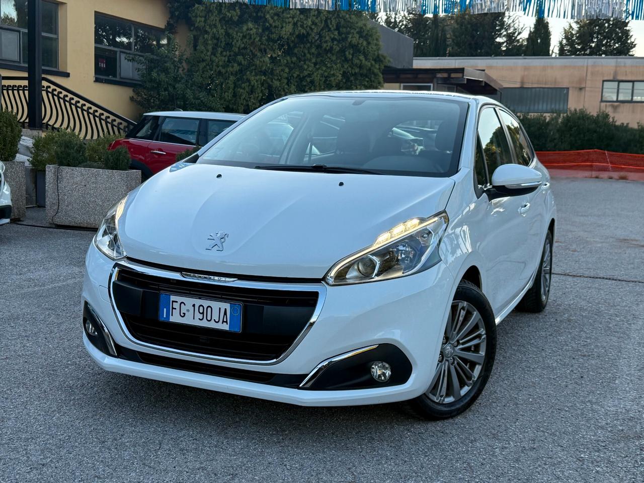 "SUPER ECO" Peugeot 208 PureTech GPL Active