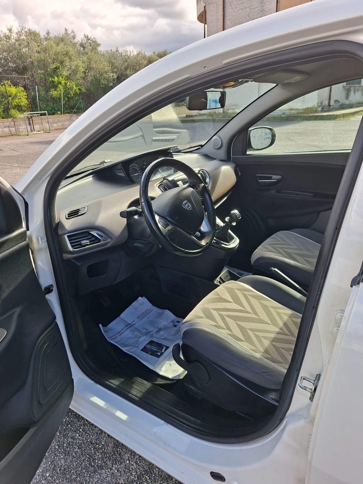 Lancia Ypsilon 1.2 69 CV 5 porte GPL Elefantino