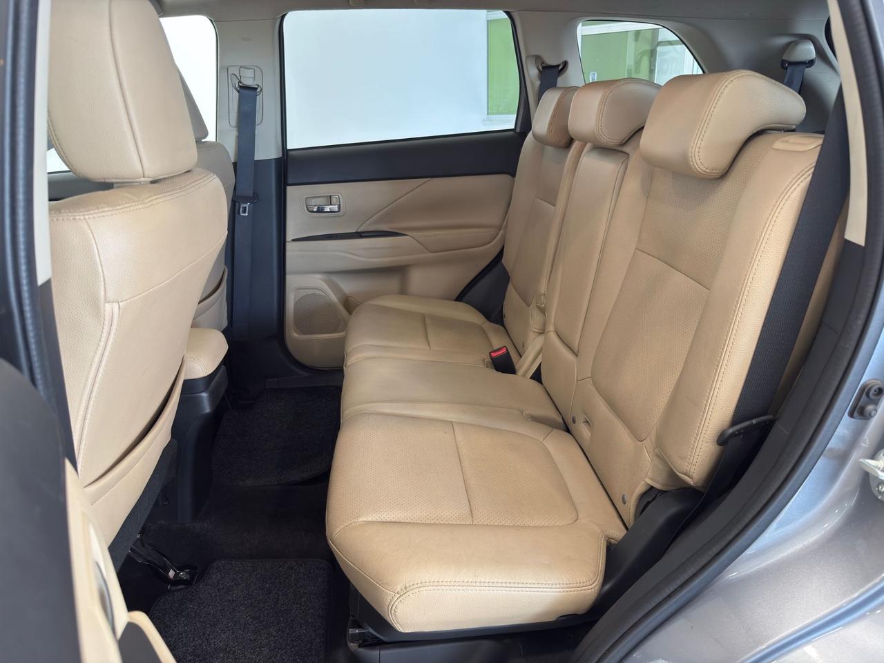 Mitsubishi Outlander 2.2 DI-D 4WD Instyle 7p. *PELLE *TETTO * NAVI