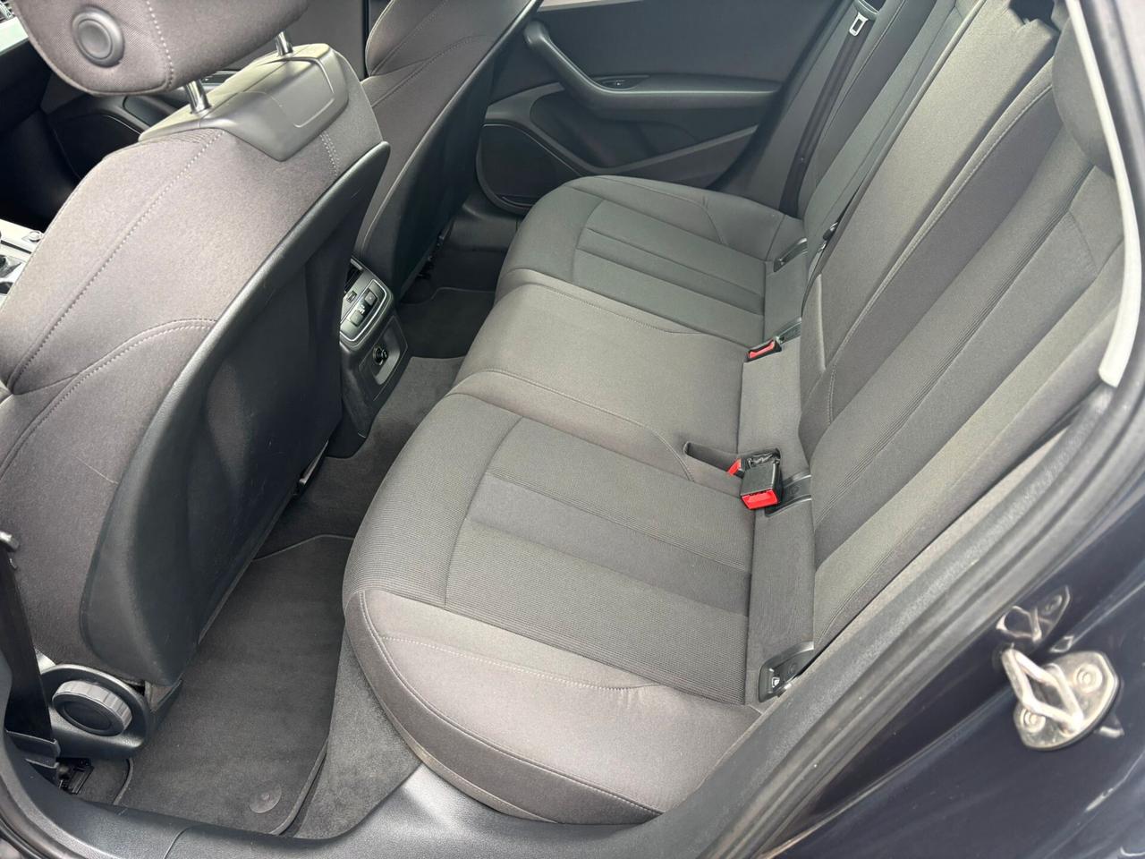 Audi A4 2.0 TDI 150 CV ultra S tronic Business Sport