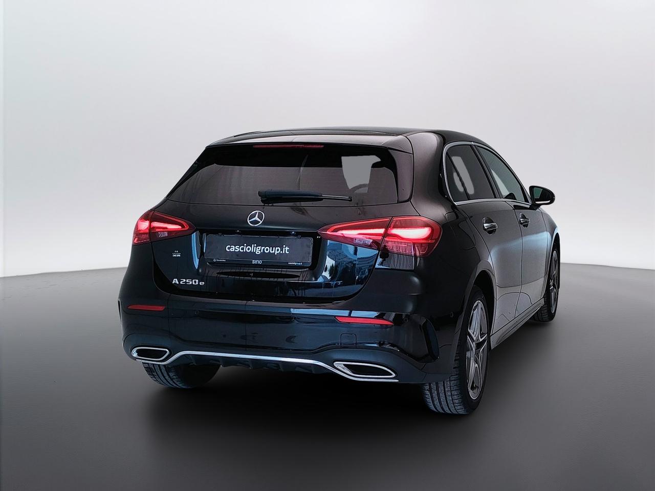 Mercedes-Benz Classe A - W177 2023 - A 250 e phev AMG Line Advanced Plus auto