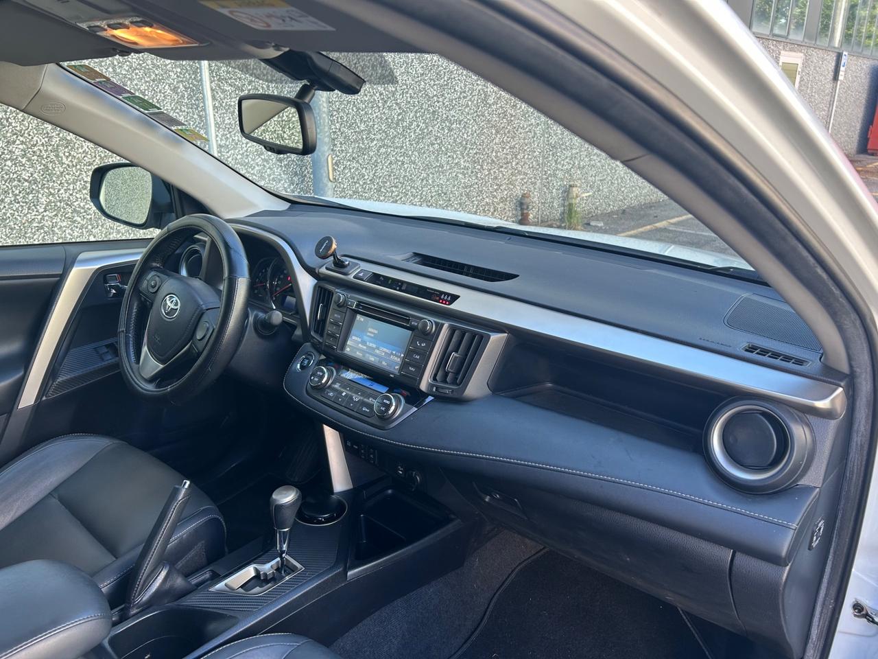 Toyota RAV 4 RAV4 2.2 D-CAT 150 CV 4WD Automatico Navi Pelle Xenon