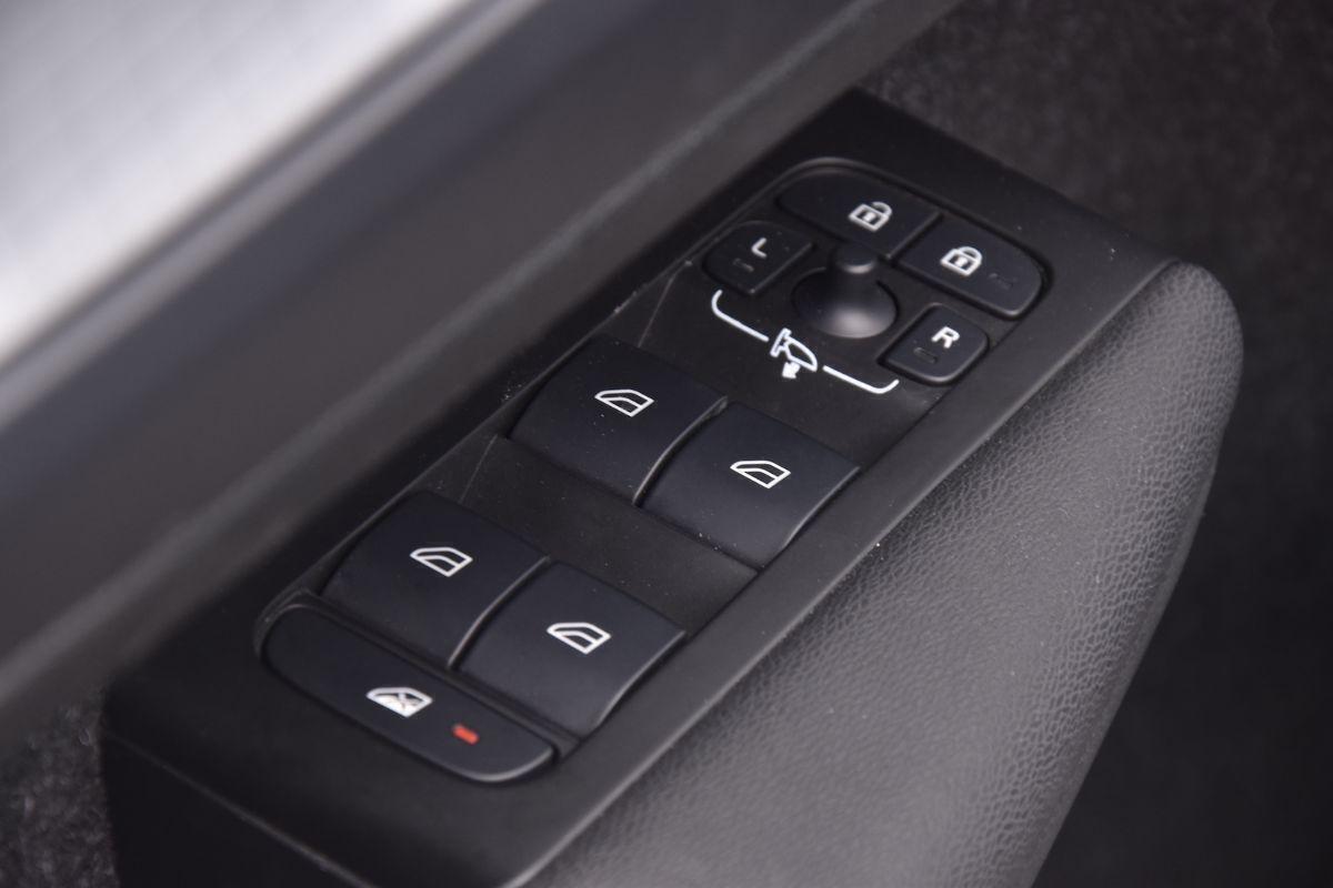 Volvo XC40 T4 Recharge Plug-in Inscription Expression