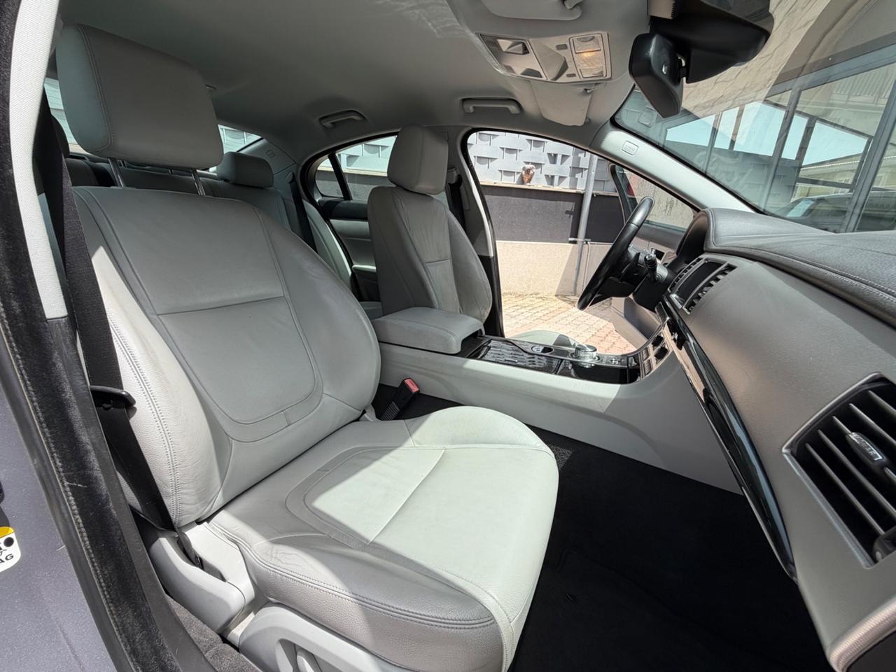 Jaguar XF 2.2 D 190 CV Prestige 2012