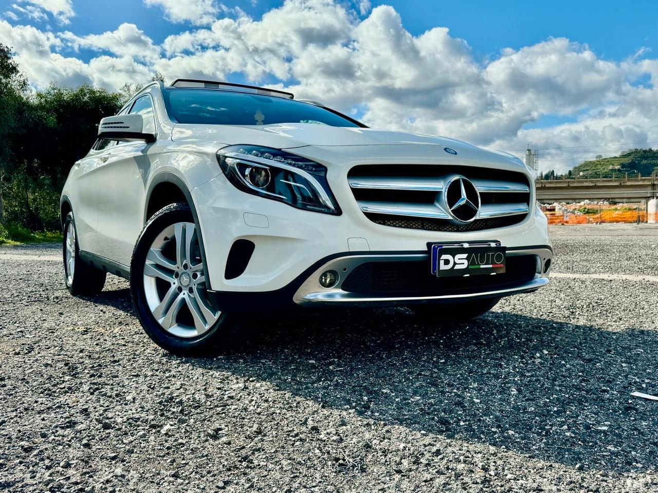 MERCEDES- BENZ GLA 220 D 4MATIC SPORT TETTO