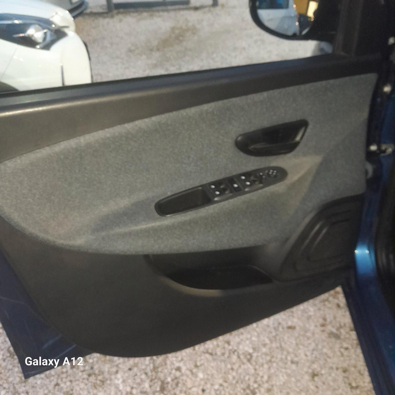 Lancia Ypsilon 1.0 FireFly 5 porte S&S Hybrid Ecochic Gold