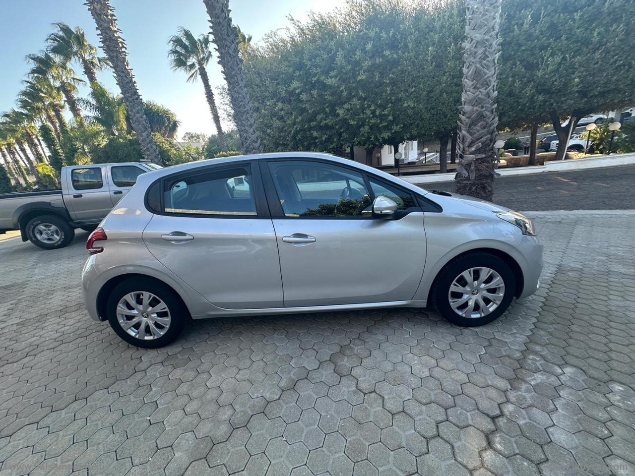PEUGEOT 208 82CV 5p. Allure