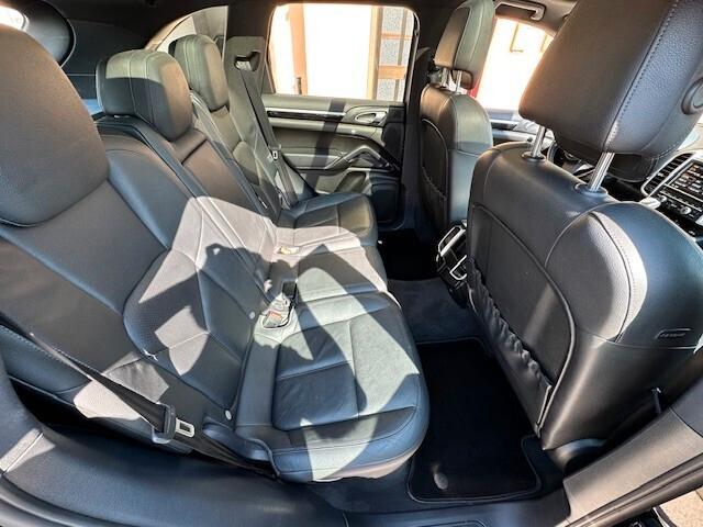Porsche Cayenne 3.0 Diesel IVA ESPOSTA service Porsche Uni pro.