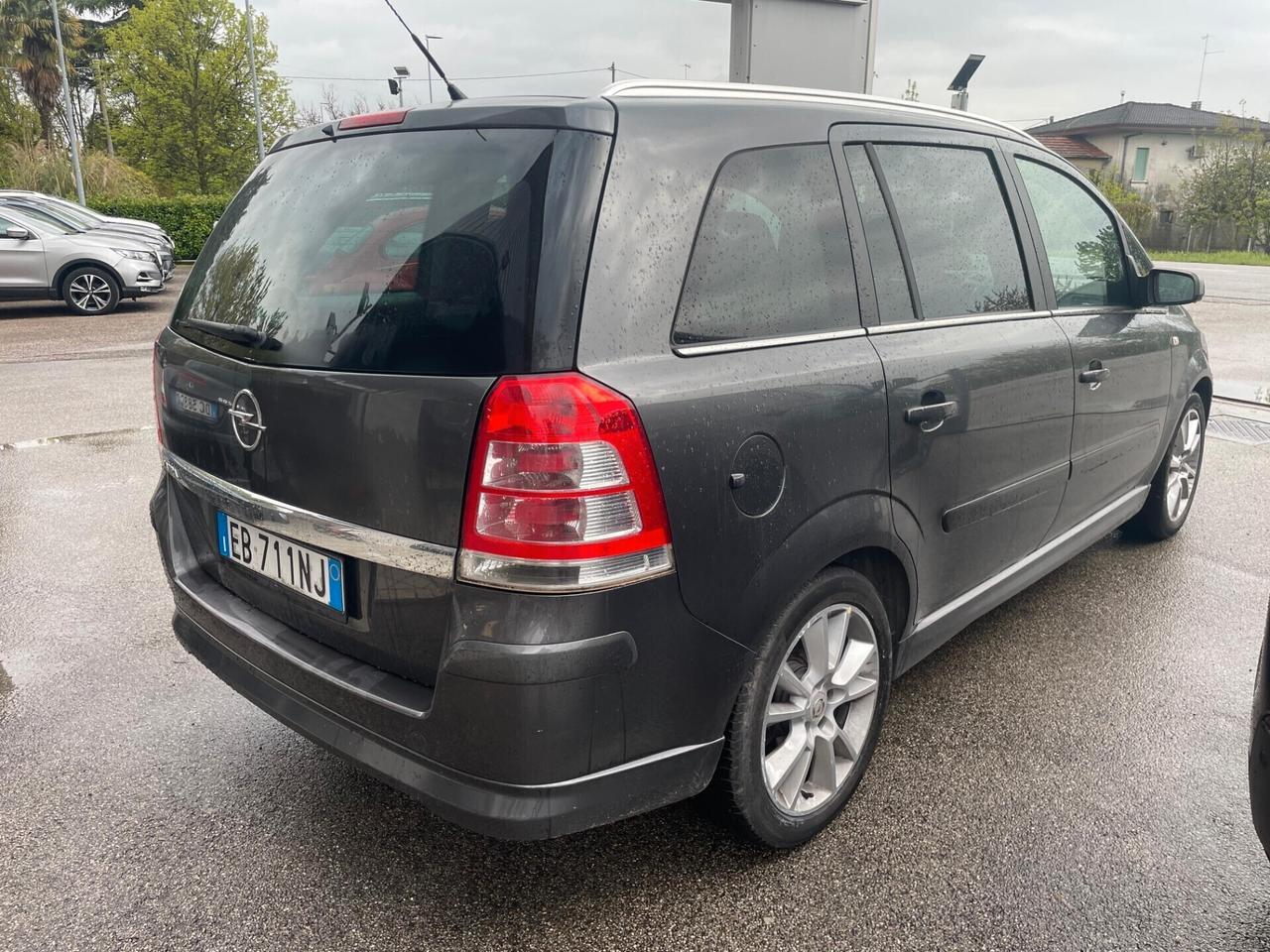Opel Zafira 1.8 benzina 7 posti Neopatentati