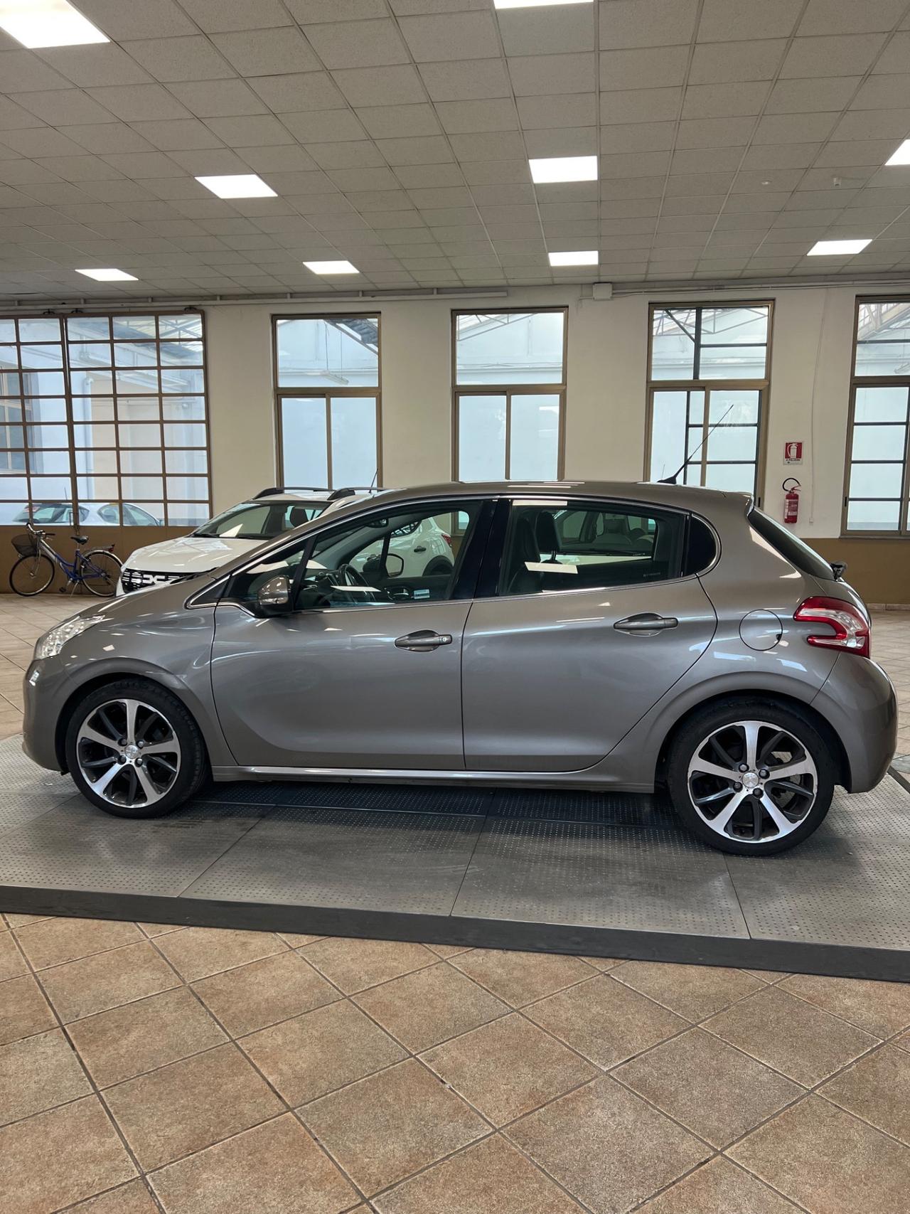 Peugeot 208 1.6 e-HDi 92 CV Stop&Start ETG6 5 porte Allure