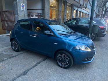 Lancia Ypsilon 1.0 FireFly 5 porte S&S Hybryd Gold