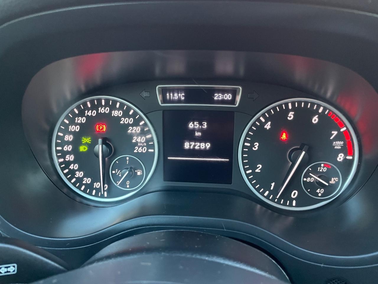 Mercedes-benz B 180 Premium * SOLO 87000 Km