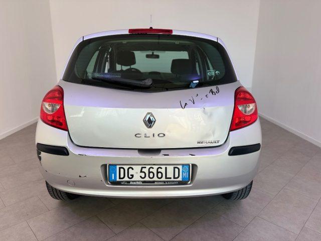 RENAULT Clio 1.2 16V 5 porte Luxe