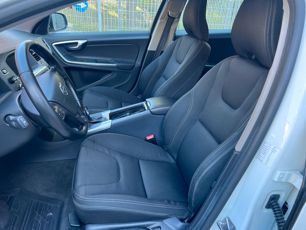 Volvo V60 D2 Geartronic Business