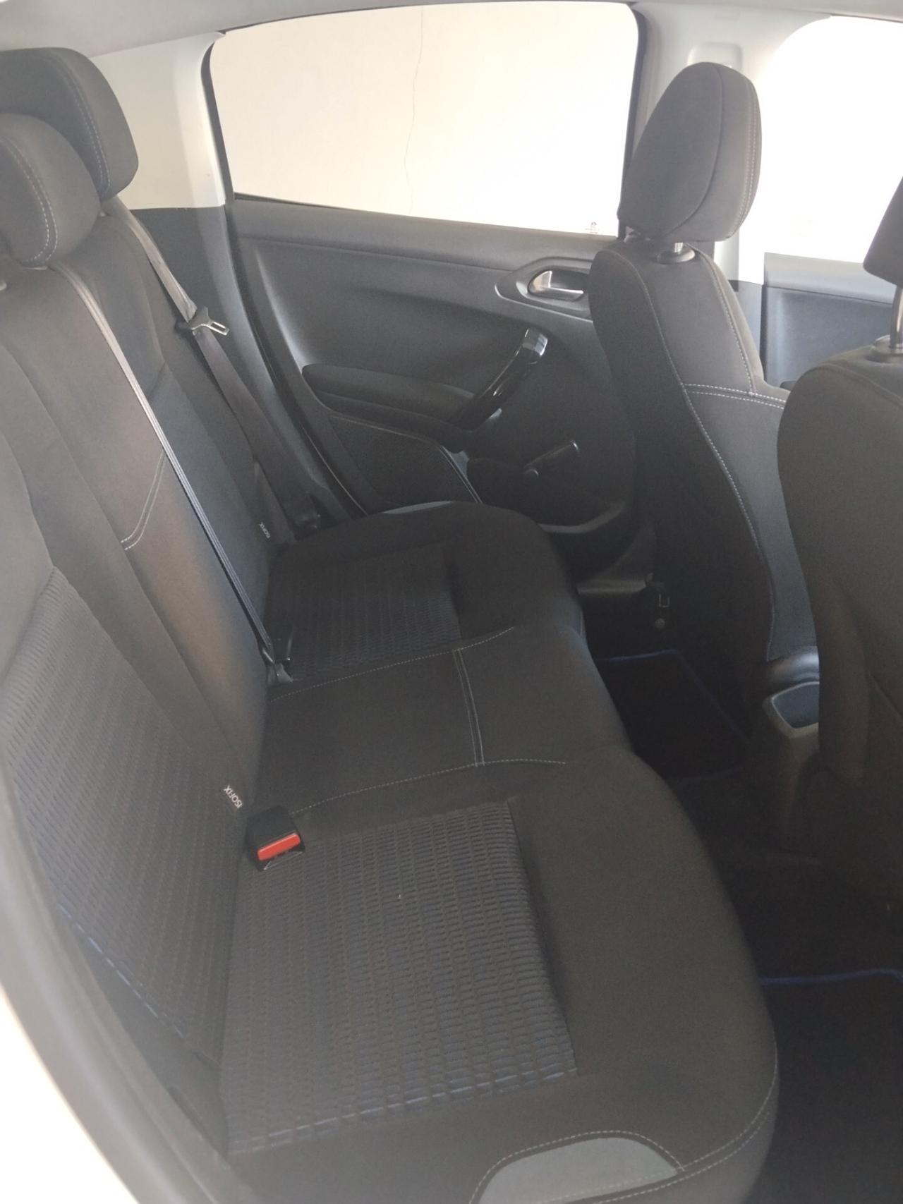 Peugeot 208 1.4 diesel 2013 CON GARANZIA