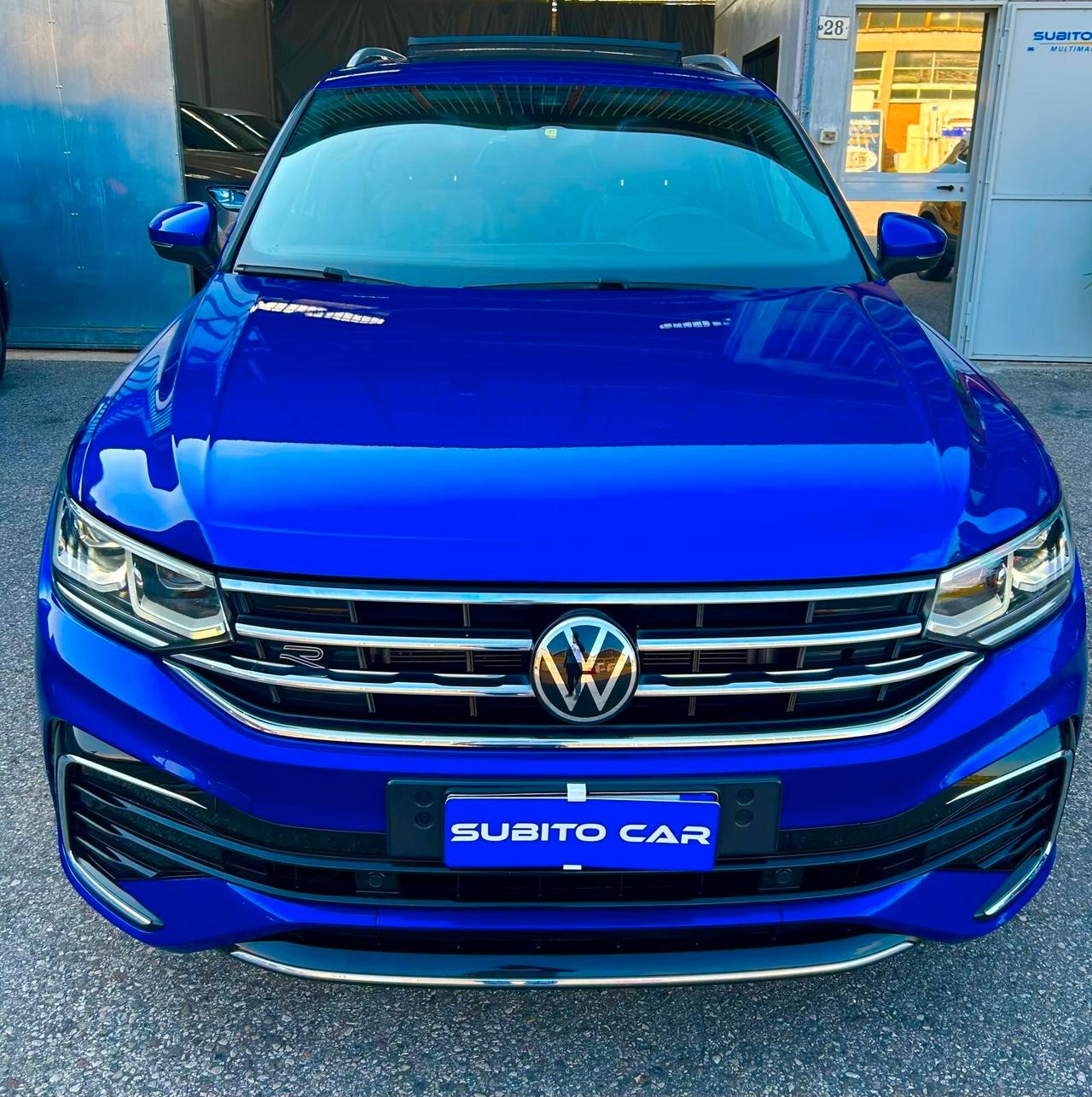Volkswagen Tiguan 2.0 TDI 150 CV SCR DSG R-Line TETTO PANORAMICO