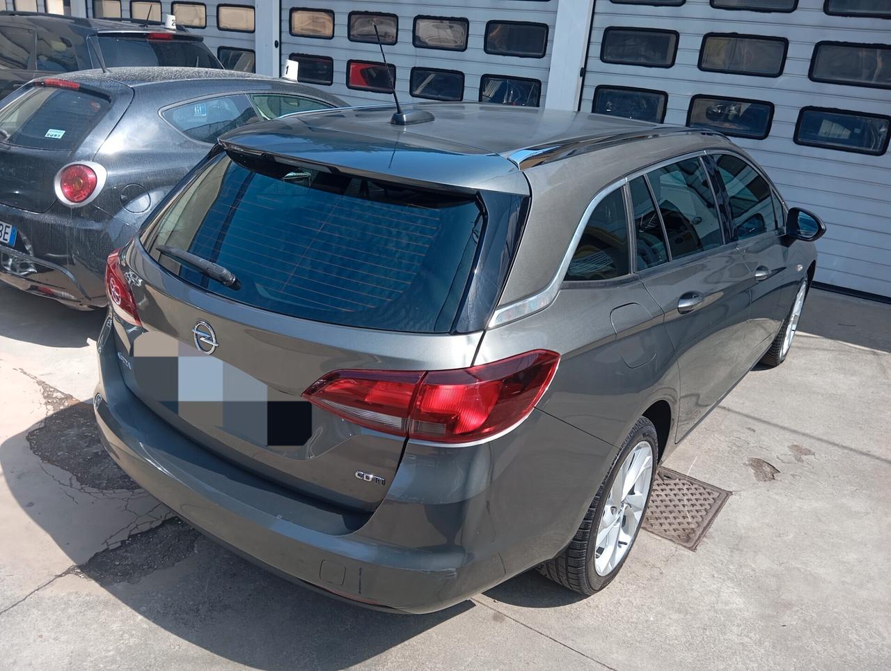 Opel Astra 1.6 CDTi 110CV 5 porte permute