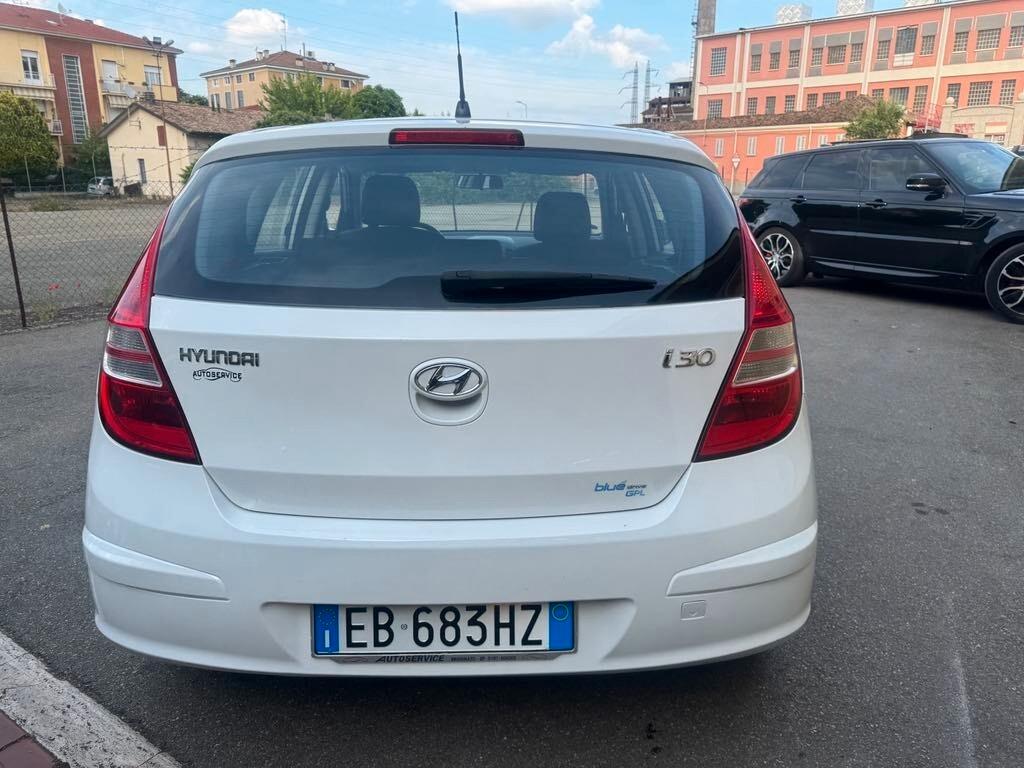 Hyundai i30 1.4 16V 109CV 5p. BlueDr. GPL Active