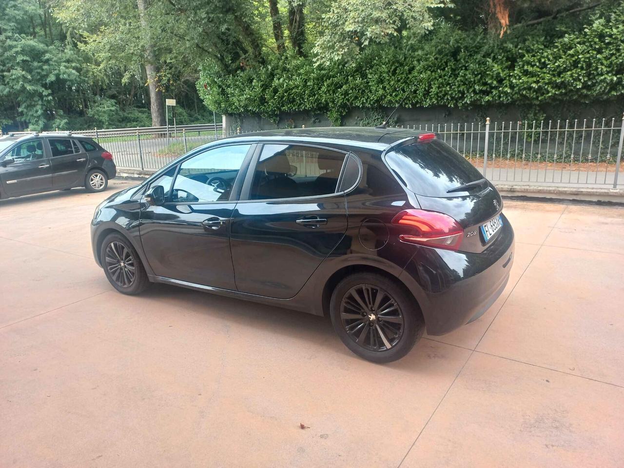 Peugeot 208 BlueHDi 75 5 porte Touch
