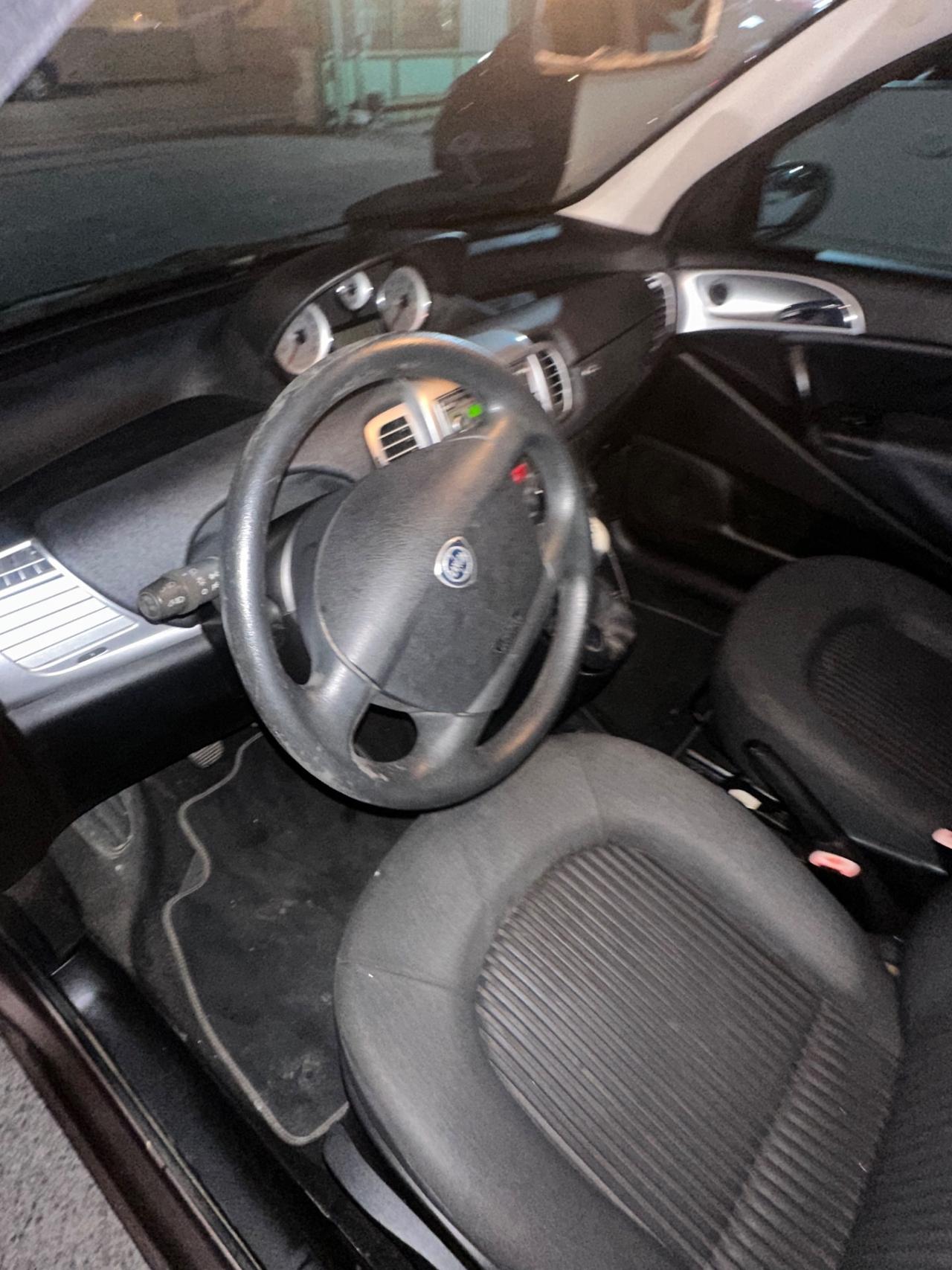 Lancia Ypsilon 1.2 Oro