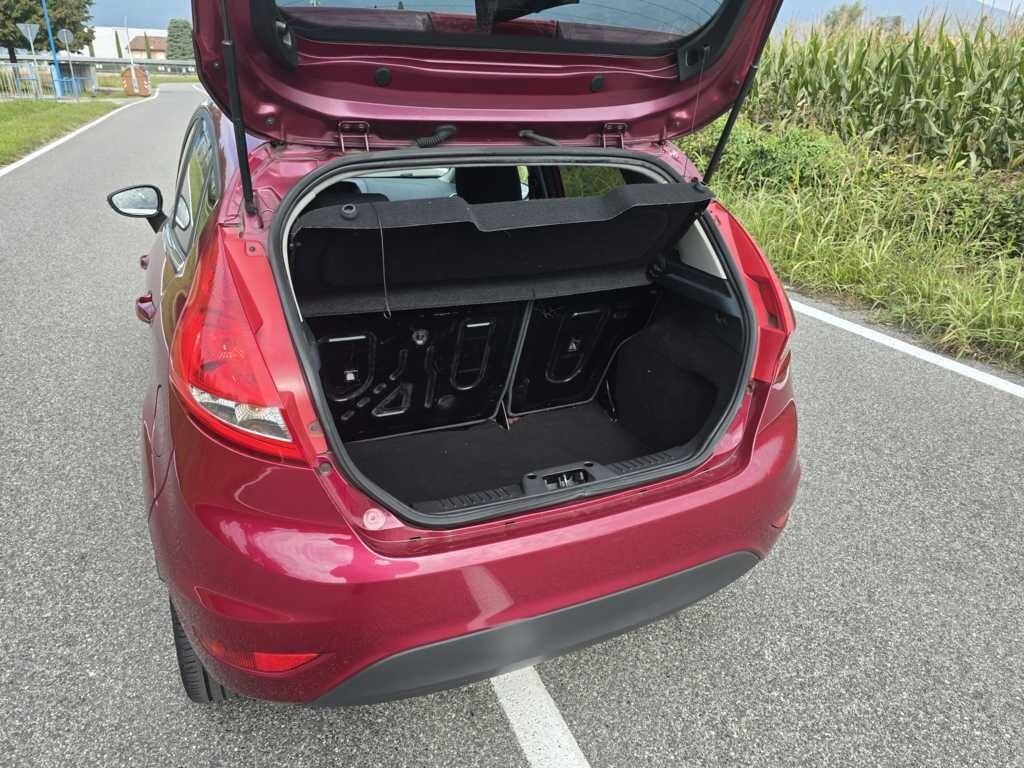 FORD FIESTA 1,2 BENZINA- TITANIUM- OK NEOPATENTATI-