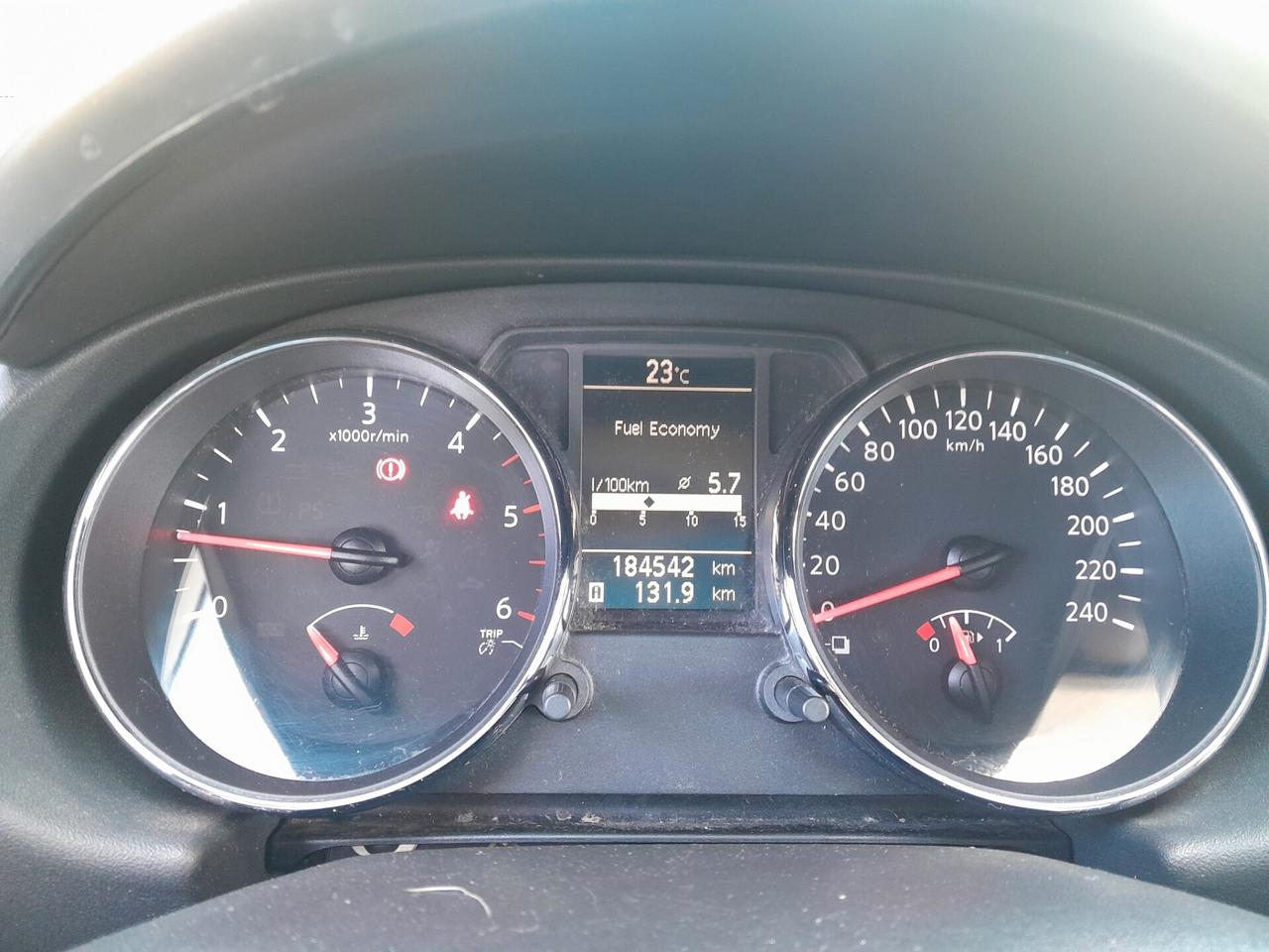 Nissan Qashqai Qashqai+2 2.0 dCi DPF n-tec