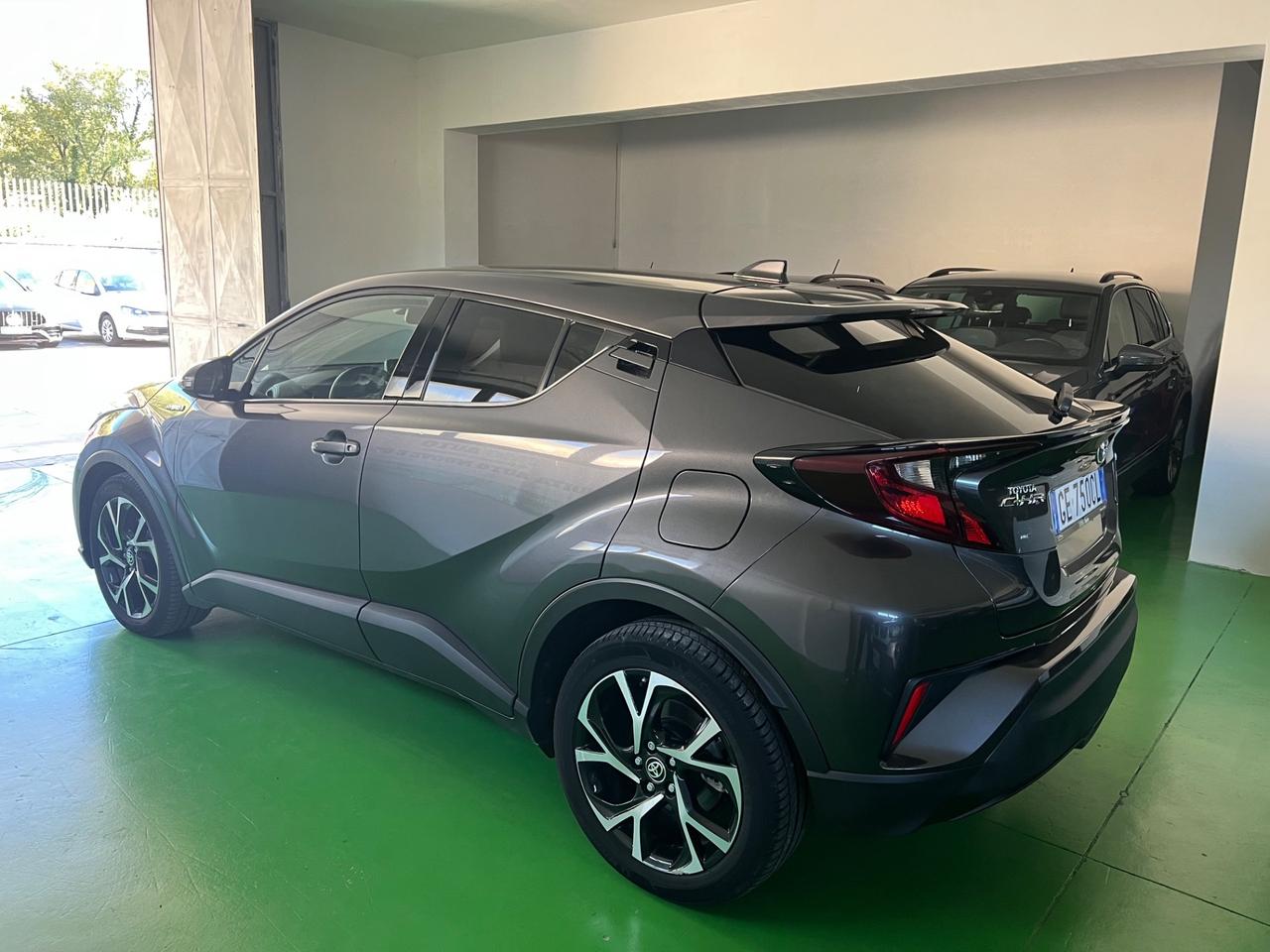 Toyota C-HR 1.8 Hybrid E-CVT Business
