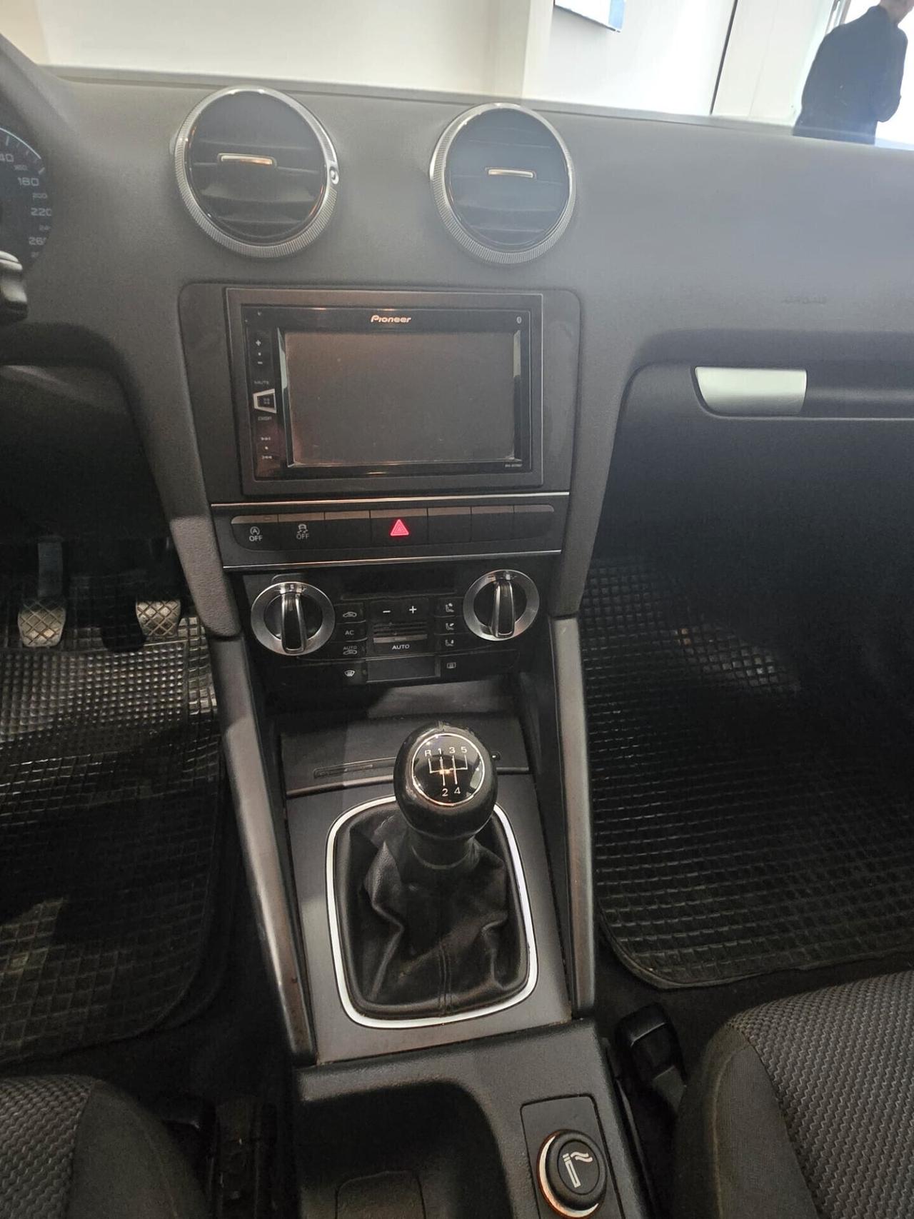 Audi A3 1.6 TDI 105 CV CR Ambiente