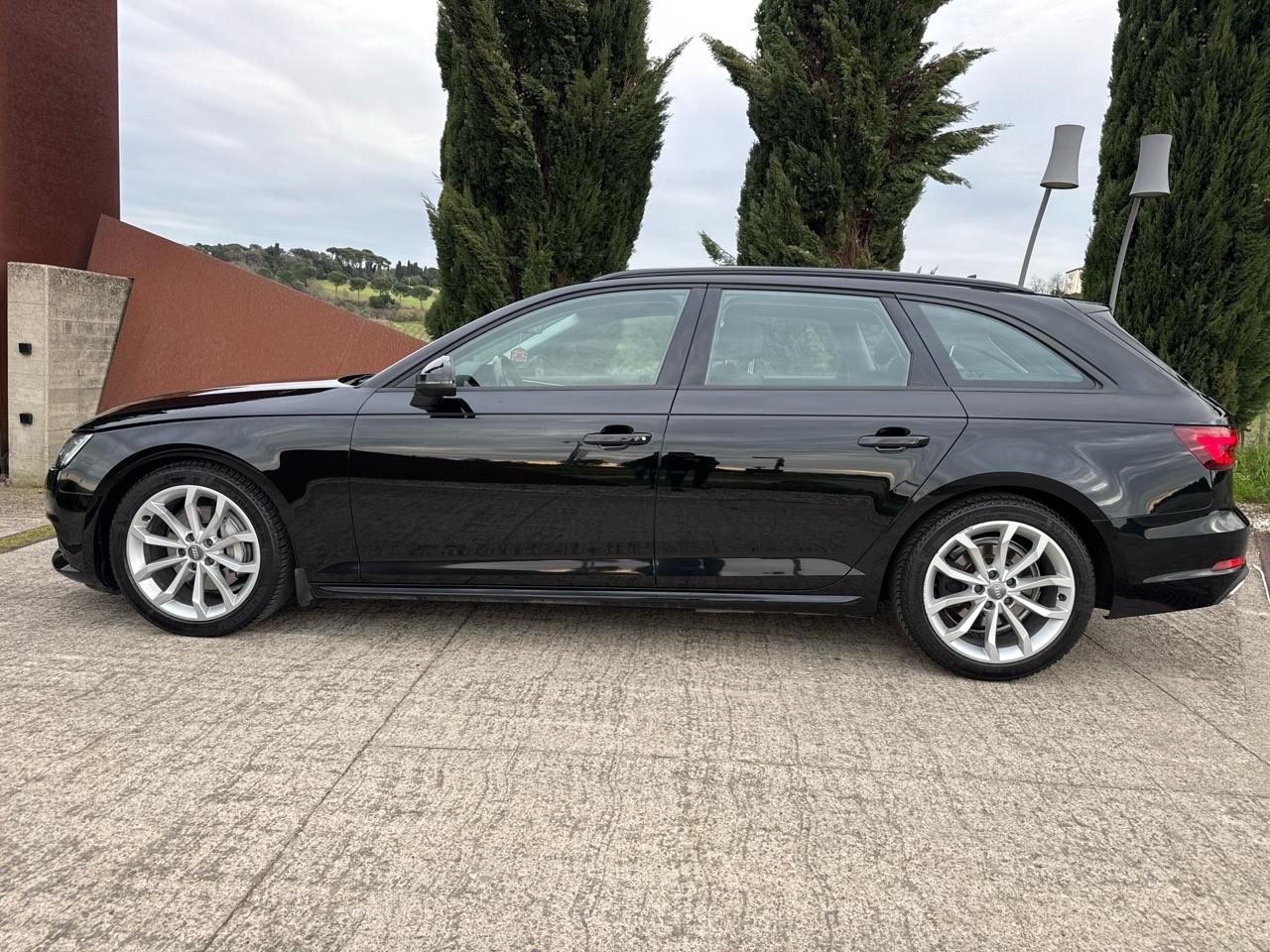Audi A4 Avant 40 TDI quattro S tronic Business Advanced