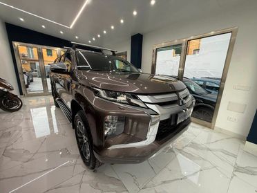 Mitsubishi L200 Double Cab MItsubishi L200 d.cab 2.3d Intense 4wd 150cv auto