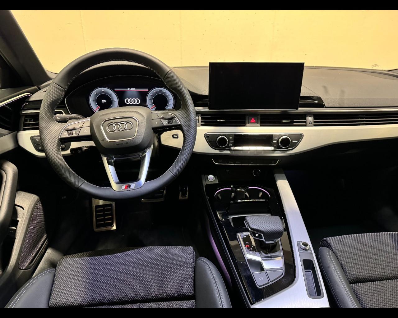 AUDI A4 35 TDI S-TRONIC S-LINE