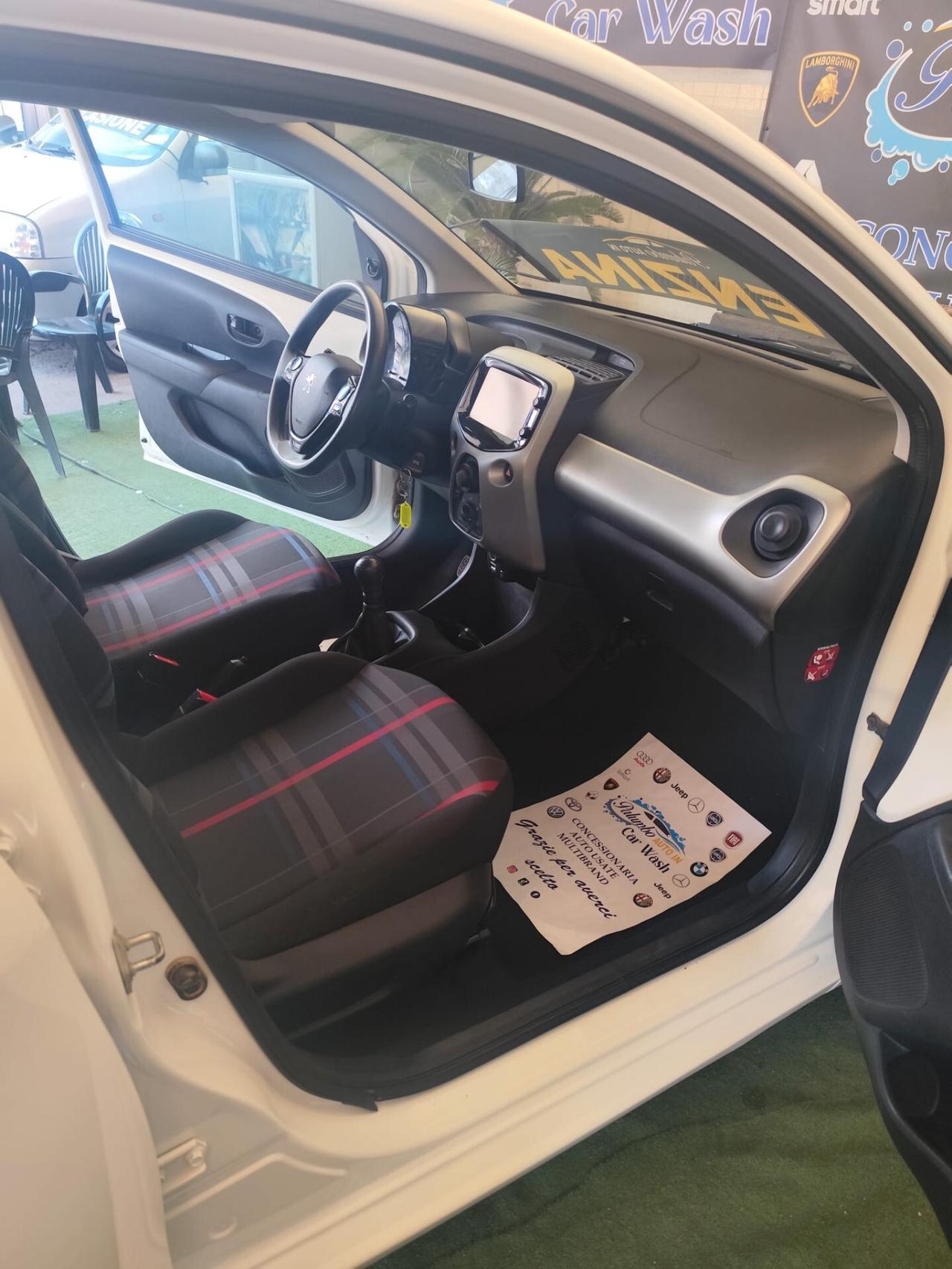 Peugeot 108 1,0 VTi 68 ETG 5 porte Allure