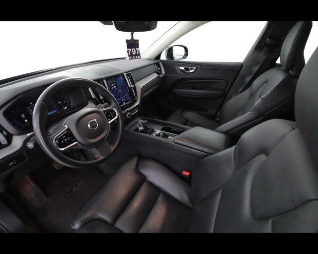 VOLVO XC60 B4 (d) automatico Plus Dark