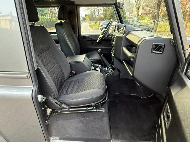 LAND ROVER Defender 90 2.4 S TD4 Station Wagon