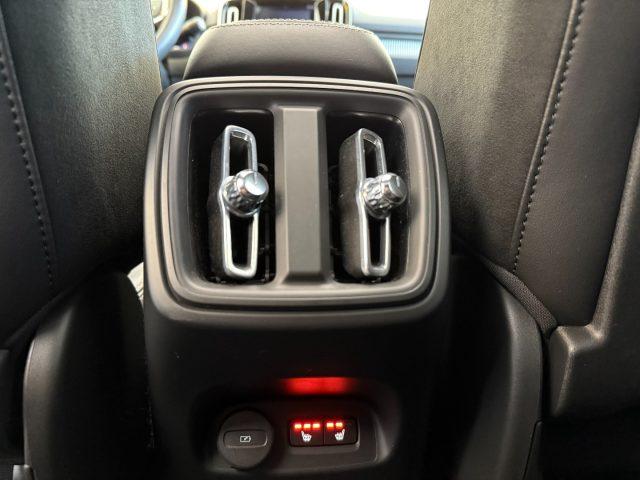 VOLVO XC40 B4 AWD Geartronic R-design TETTO/CERCHI 20"