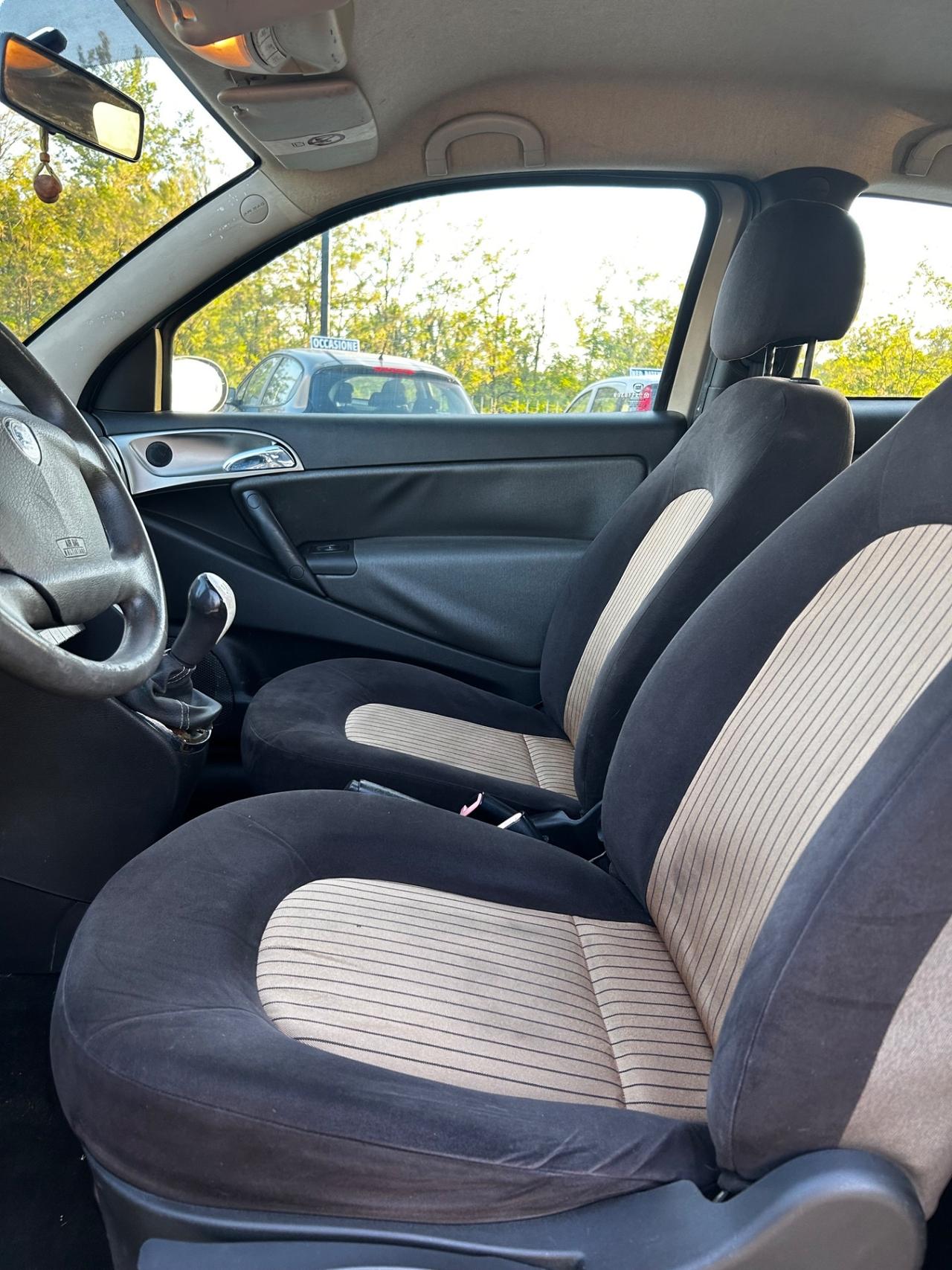 Lancia Ypsilon 1.3 MJT 75 CV Argento