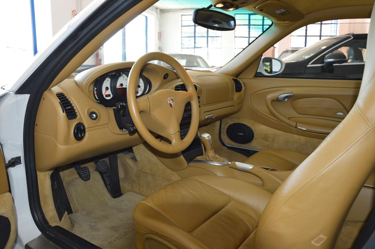 Porsche 996 Carrera cat Coupé