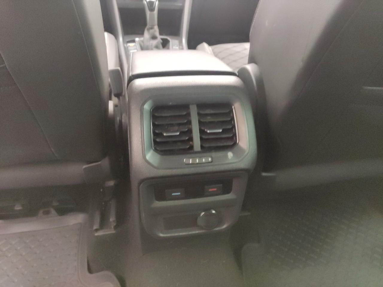 Volkswagen Tiguan 2.0 TDI 150 CV SCR DSG R-Line