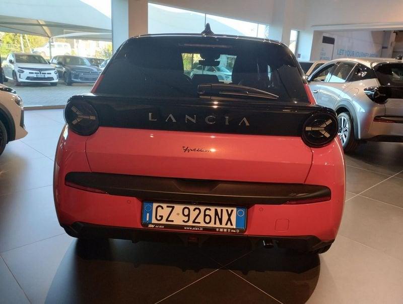 Lancia Ypsilon Ypsilon Hybrid e-DCT HF Line